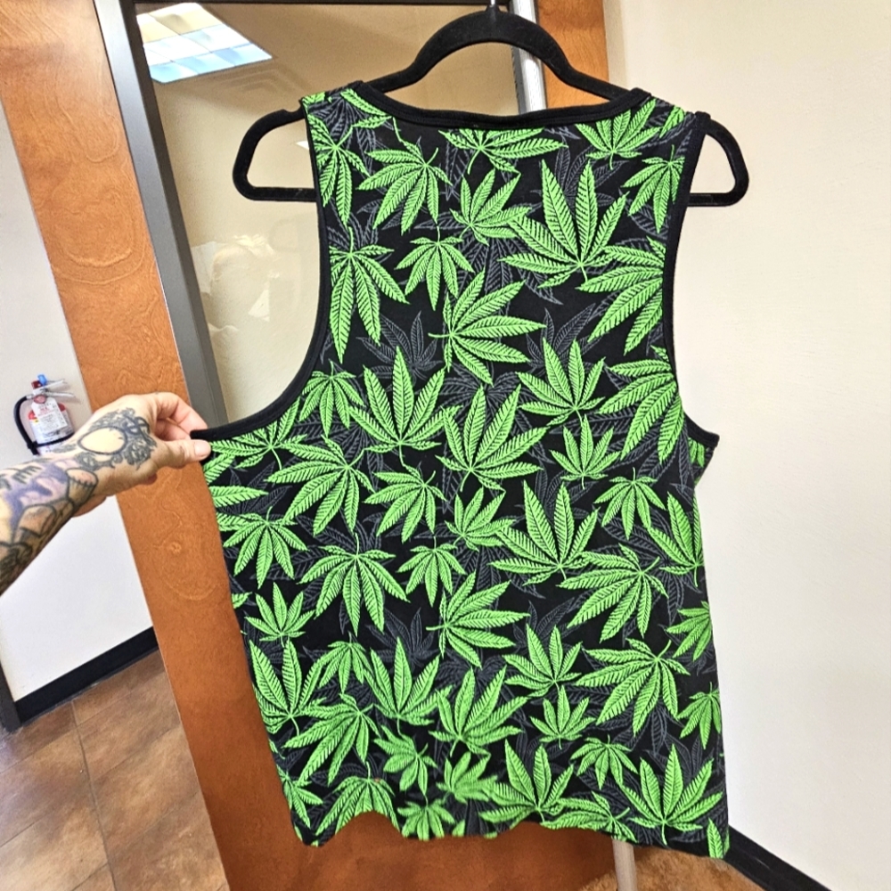 Victorious leafy green canna bis tank top